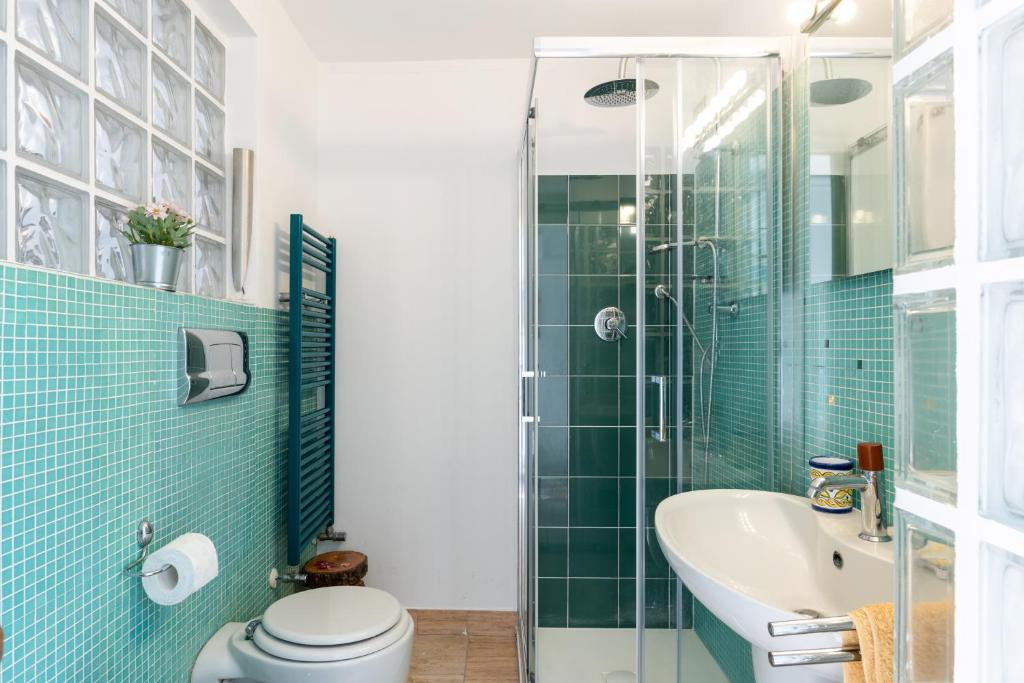 GuestHost - Via Etnea Cozy Apartment with Balcony 8