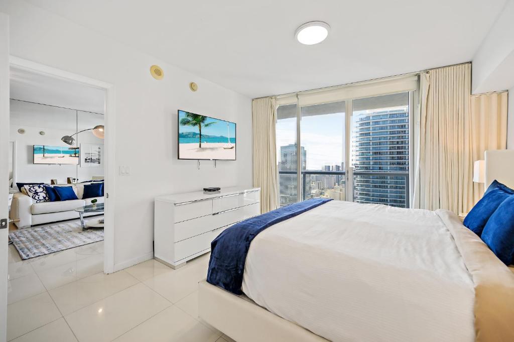 Majestic High Rise Unit with Ocean view 8