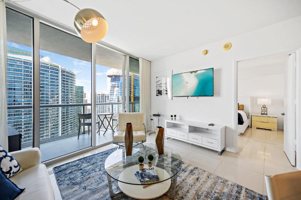 Majestic High Rise Unit with Ocean view 6