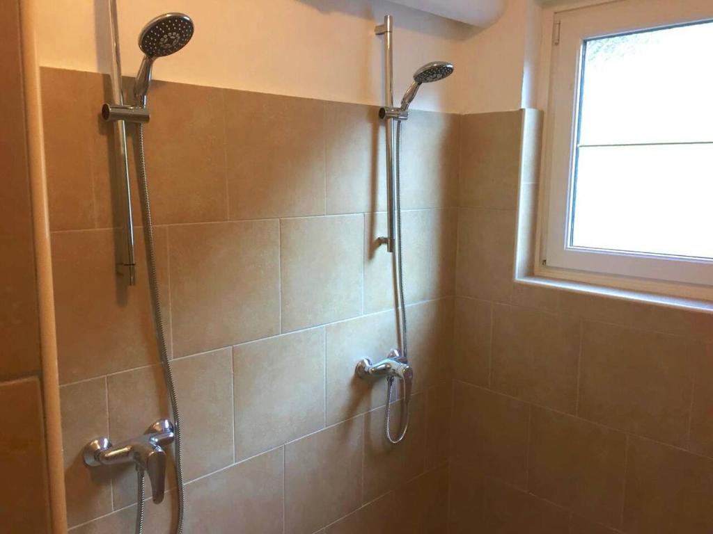 Chalet selfcatering 30 beds Parking pets welcome 8