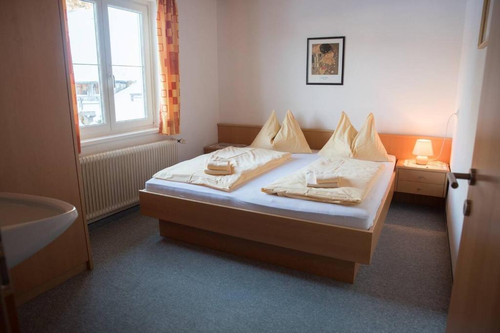 Chalet selfcatering 30 beds Parking pets welcome 2