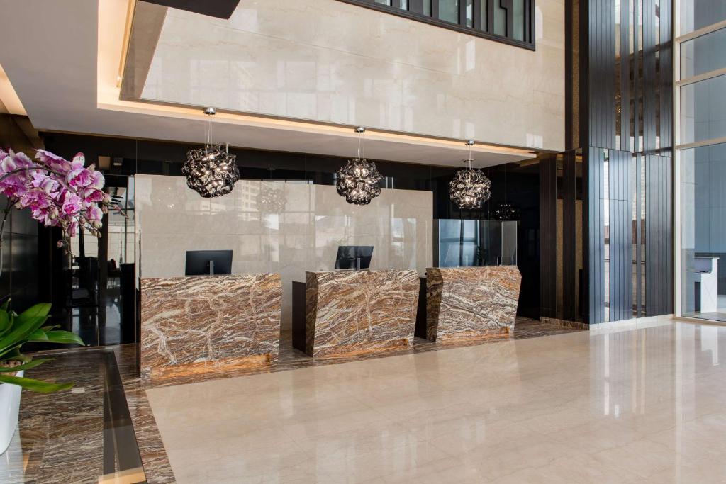 Radisson Blu Hotel, Dubai Canal View Image
