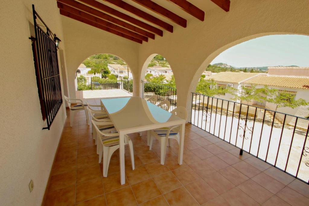 Laura-29A - pretty holiday property with garden and private pool in Calpe 4