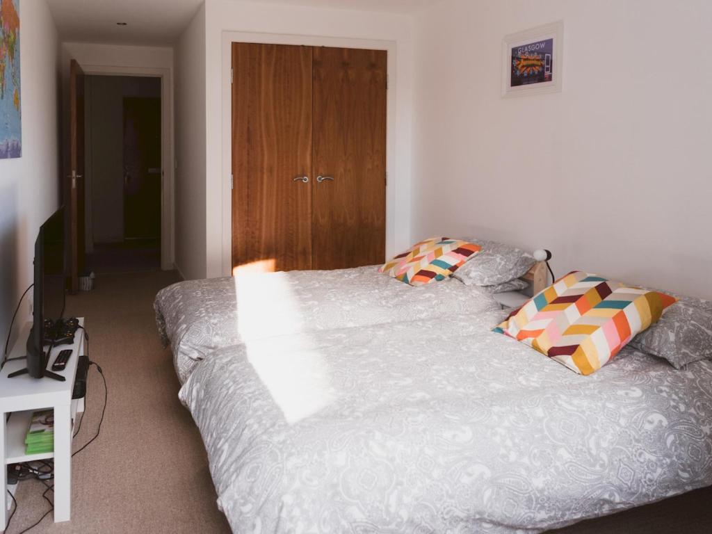 Lovely 2-Bed Flat Glasgow Harbour FREE parking - Pass the Keys 2