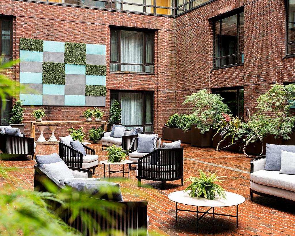 Four Seasons Boston Image