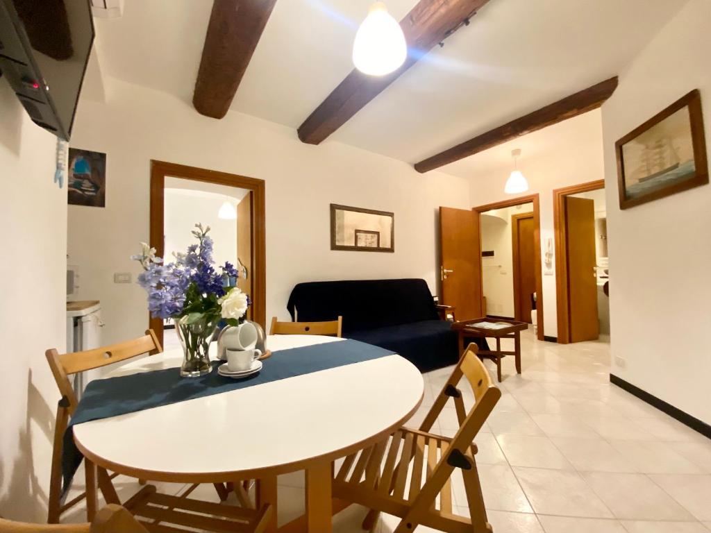 CasaViva-Trilo in Camogli at the sea with parking 8