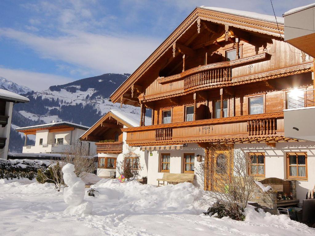 Holiday Home Hauser by Interhome