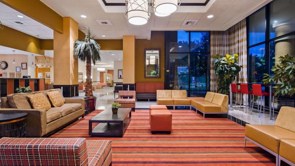 Best Western Plus Hotel & Conference Center Image