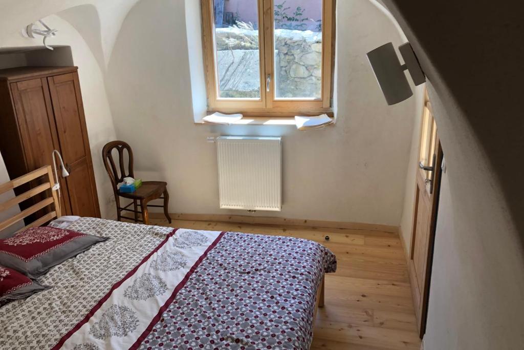 Photo de la galerie de l'établissement Village House In The Heart Of Saint Chaffrey, à Saint-Chaffrey