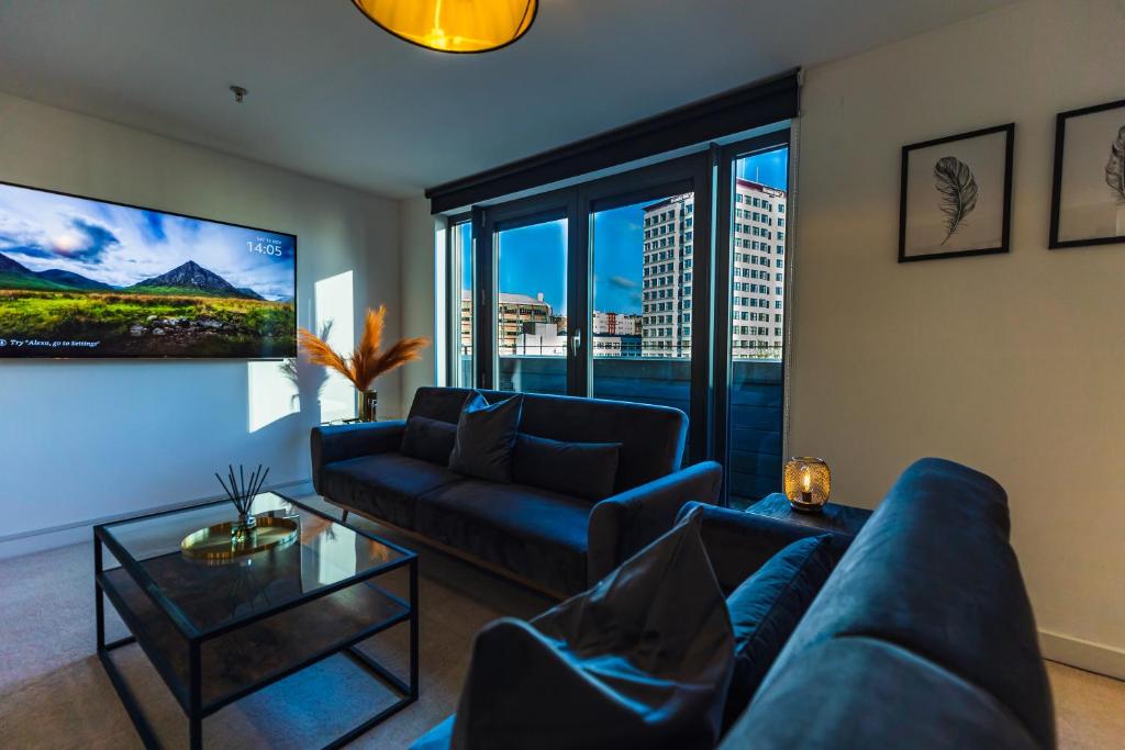 The Skyline Suite - *Private Balcony* *Views* 5