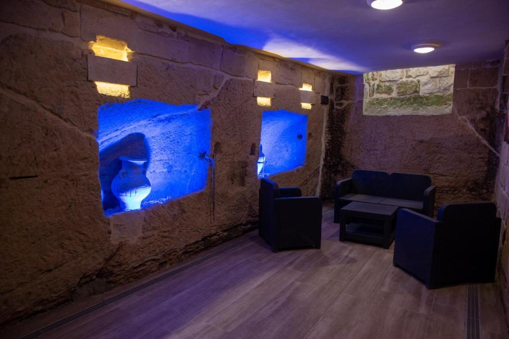 B&S Accommodation Renovated 18 Century House of Character Ghaxaq, Malta 5