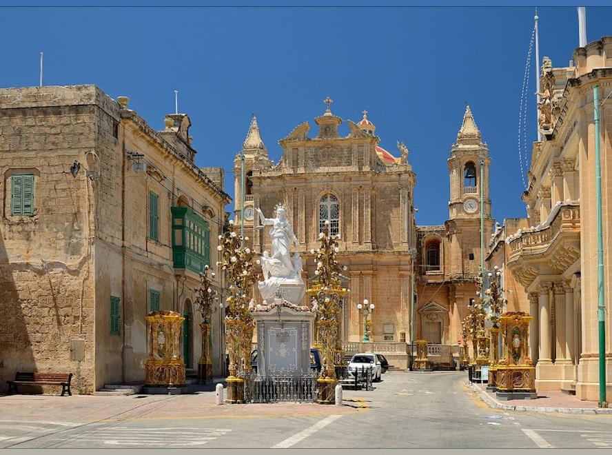 B&S Accommodation Renovated 18 Century House of Character Ghaxaq, Malta 6