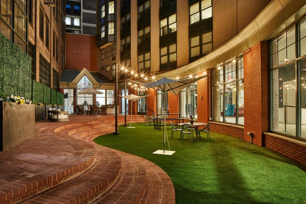 Hotel Indigo Cleveland Downtown, an IHG Hotel Image