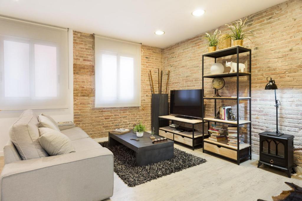The White Flats Les Corts 5