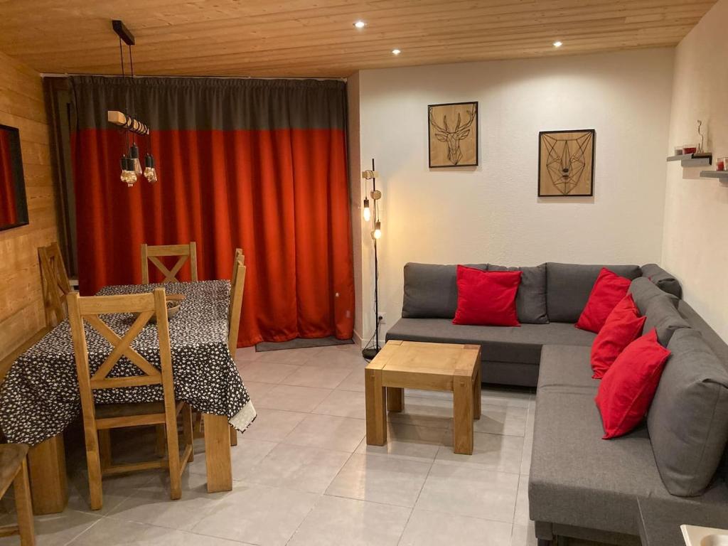 MyHome - Génépis 36 - Super T4 8 pax skis aux pieds - Val Claret