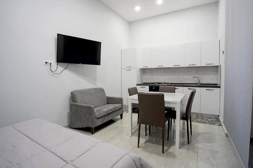 Giovi's Apartments 5