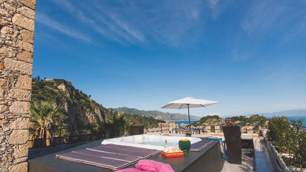 Torre Pirandello 6, Emma Villas 4