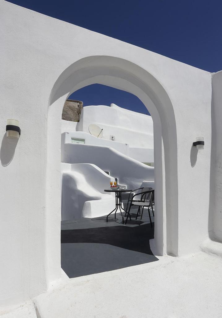 Church and Cave - Santorini Private Residences 4