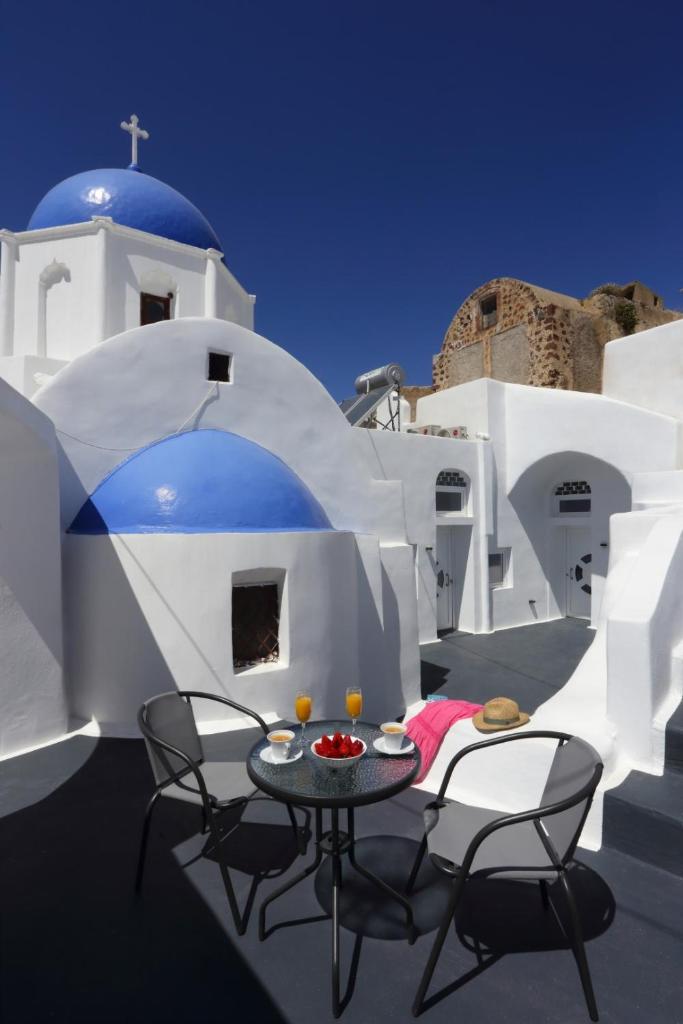 Church and Cave - Santorini Private Residences 3