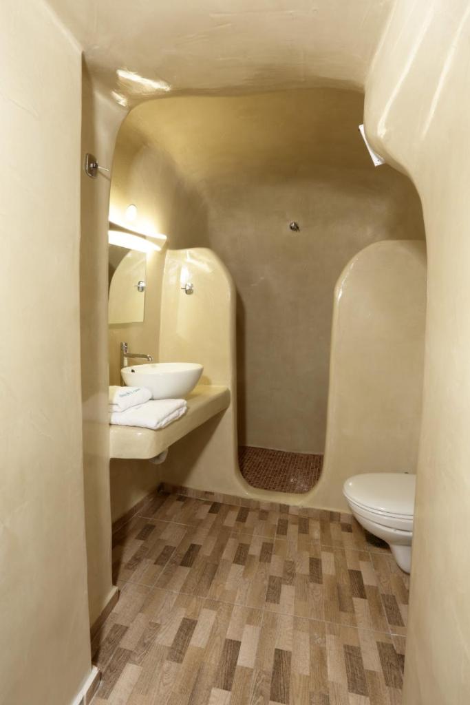 Church and Cave - Santorini Private Residences 6