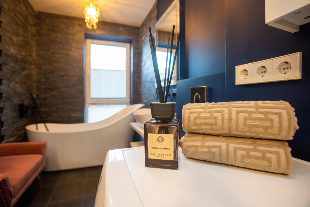 Luxurious Blue&Yellow Apartment in Kaunas Center 8