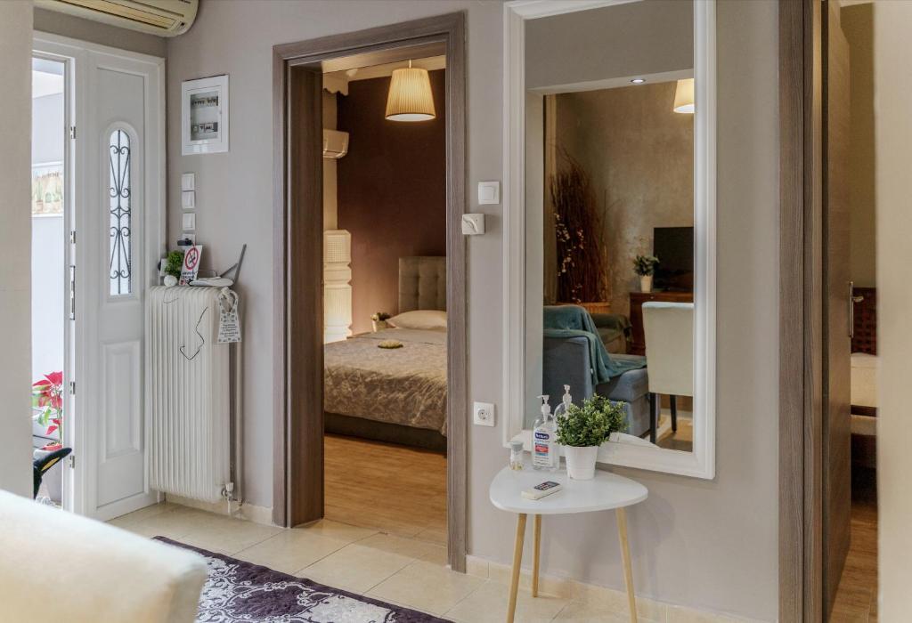 Oasis Luxury detached House in Thessaloniki with Hydromassage 2