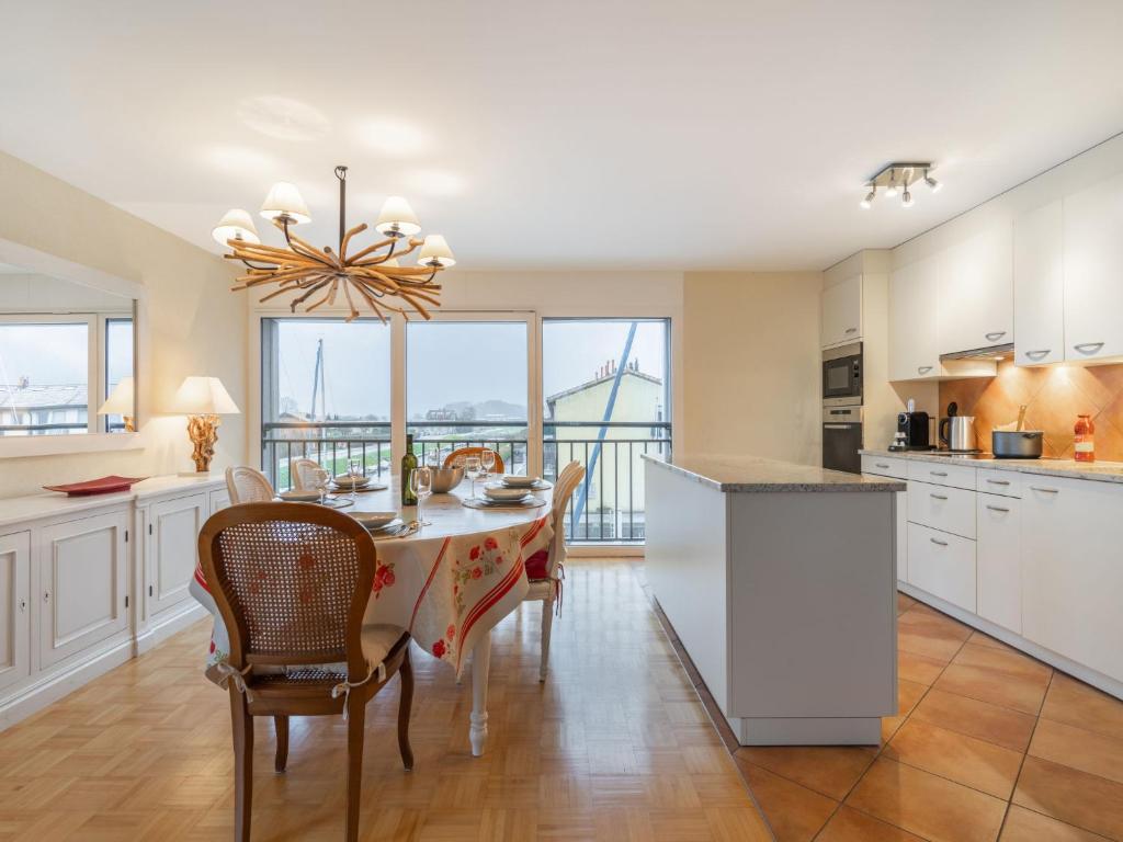 Apartment Cook P1-2 by Interhome 8