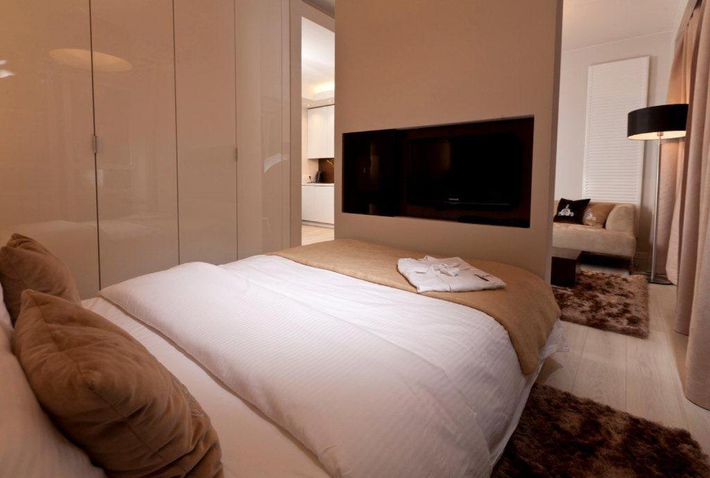 Platinum Residence 2