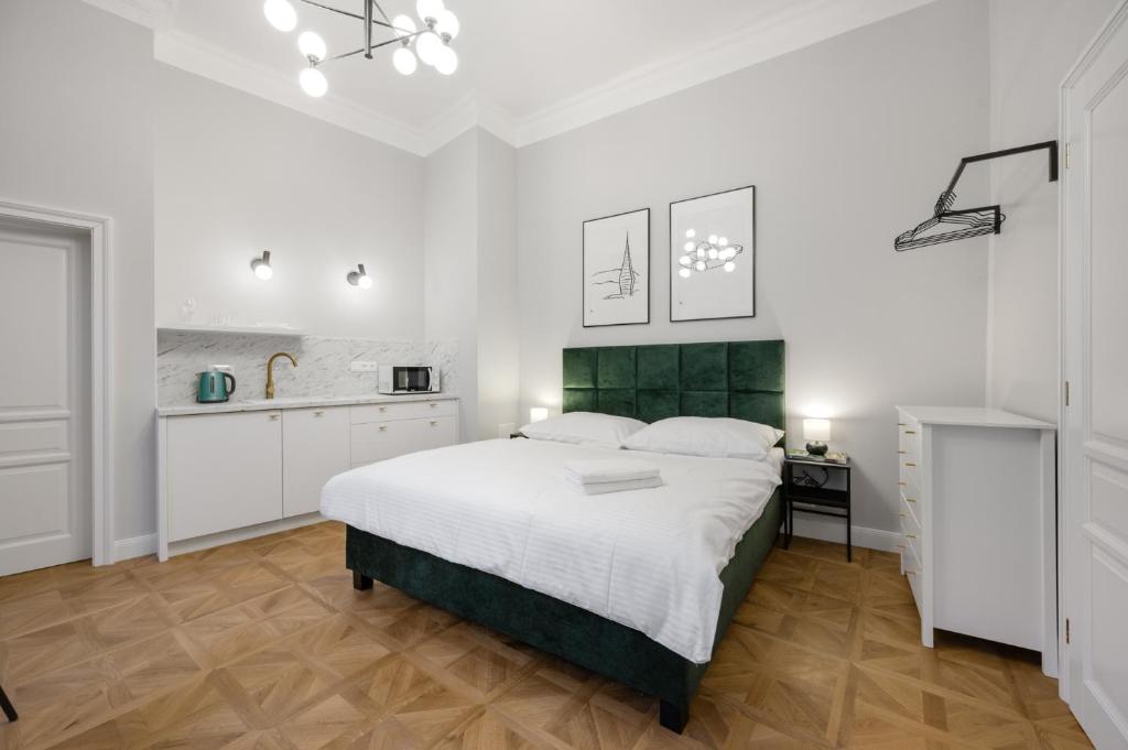 Palace Apartments 2