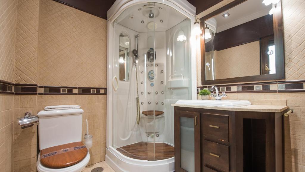 Caserío de Aljibillos 5 hab 8 camas 4 baños 7