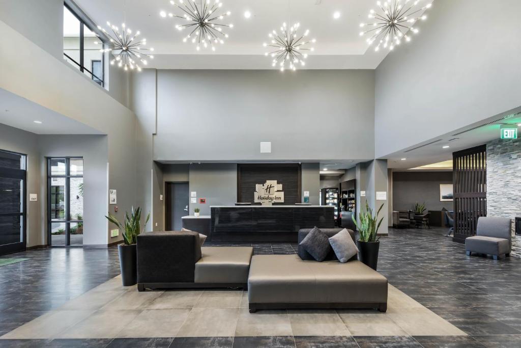Holiday Inn Hotel & Suites Silicon Valley – Milpitas, an IHG Hotel Image