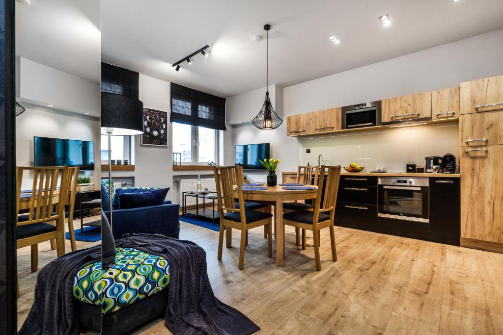 Apartamenty Black&White free parking 8