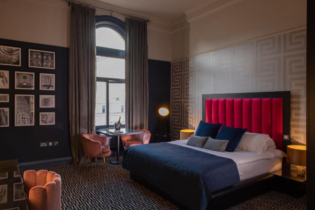 62 Castle Street Hotel Image