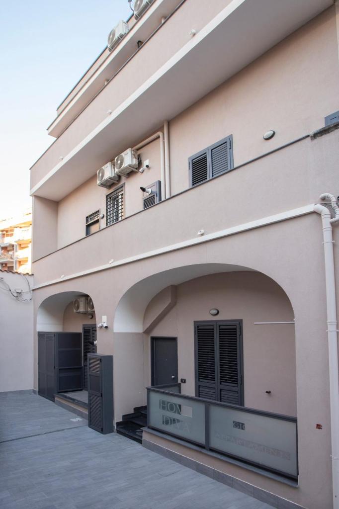 Giovi's Apartments 6