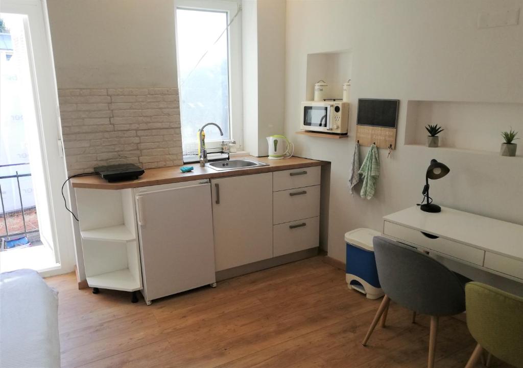 Angela Studio Apartments 4
