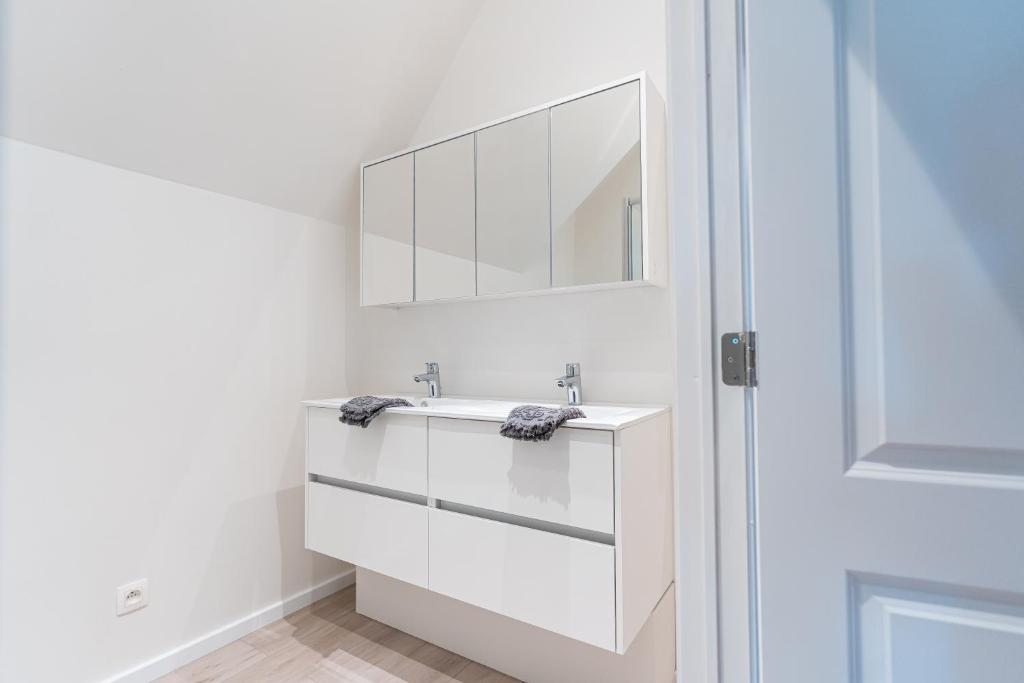 Raesborre Homes - Self Check-in 3