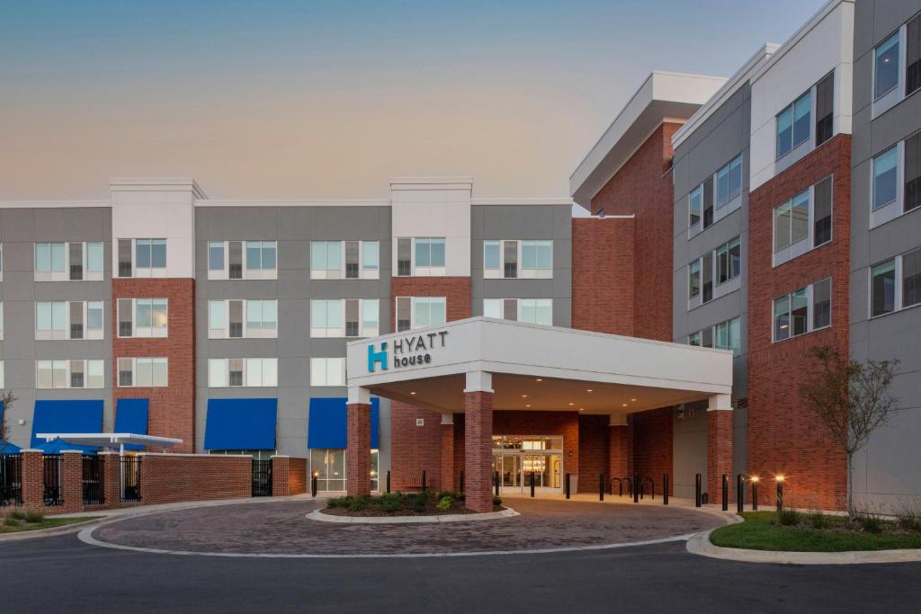 Hyatt House Charlotte Rea Farms Image