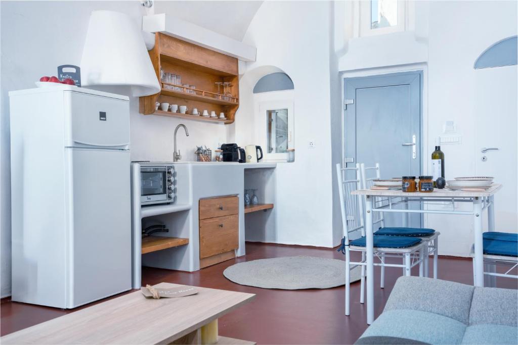 Kastro Cave House 8