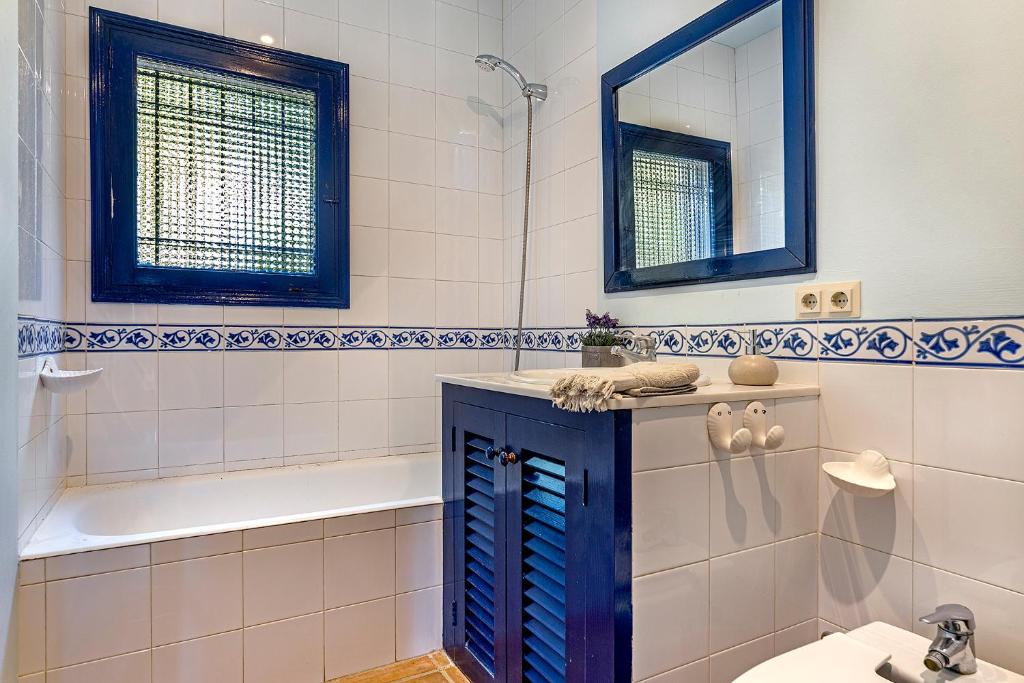 Villa Ca'n Blau, big terrace with amazing sea views 8