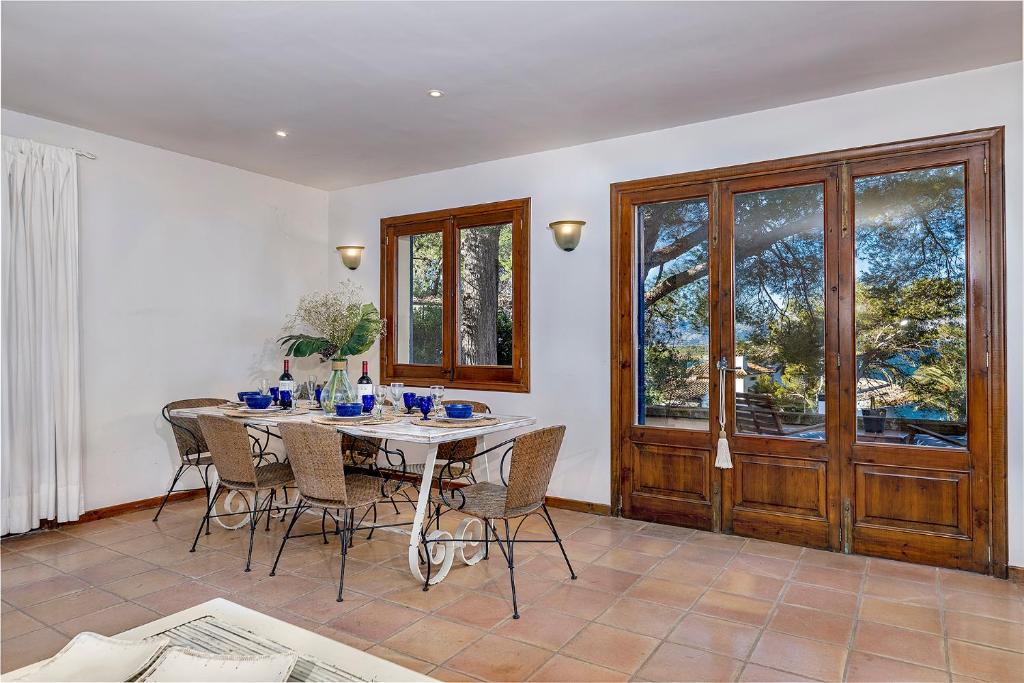 Villa Ca'n Blau, big terrace with amazing sea views 4