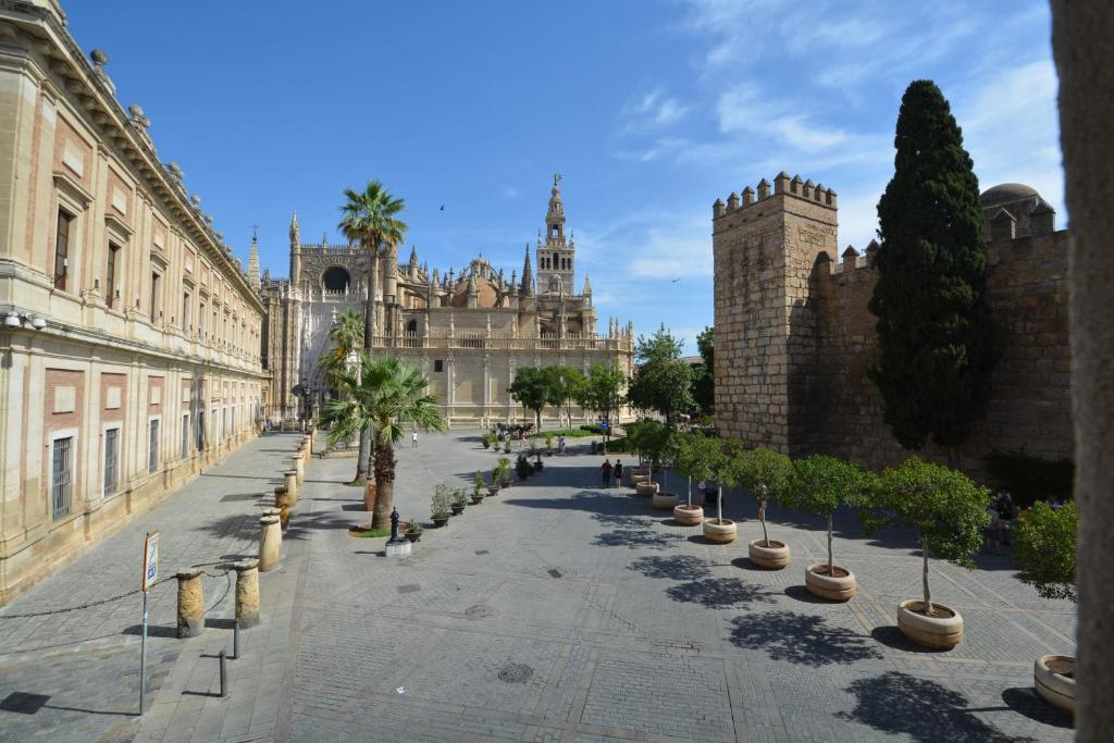 Luxury Apartment with views to Alcazar, Cathedral and Giralda. 6