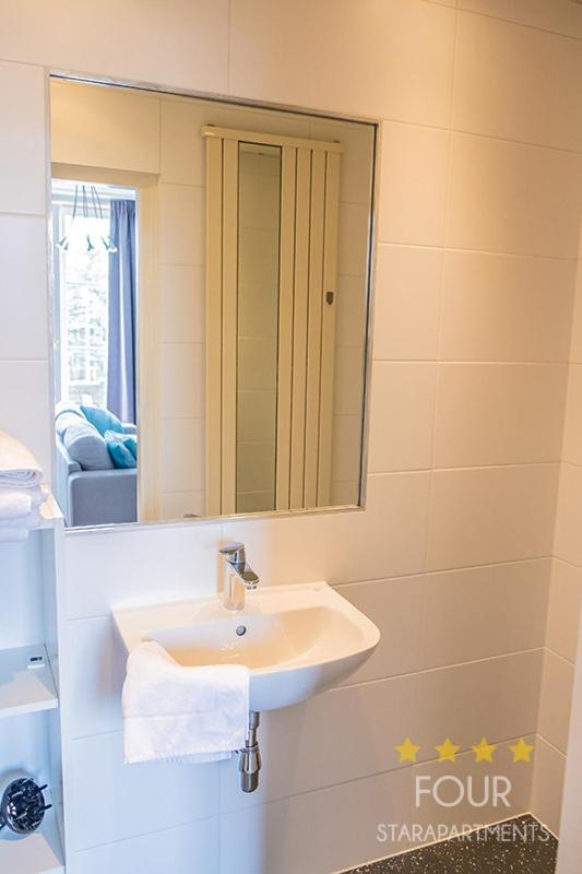 Stylish coastal apartment 8