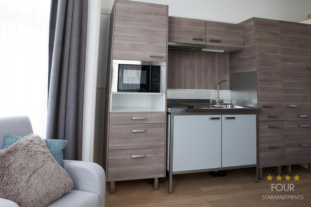 Stylish coastal apartment 4