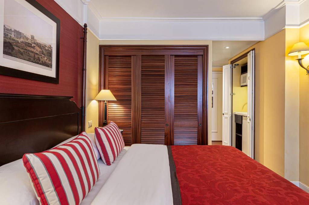 Kipling Manotel 5