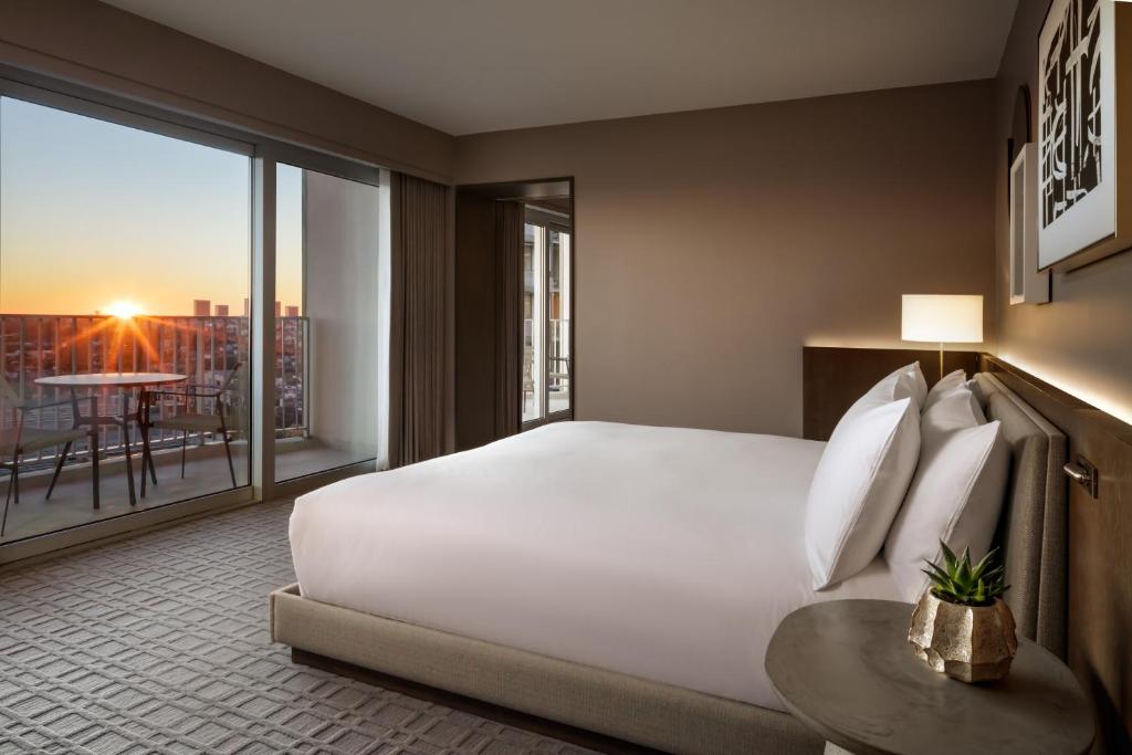 Fairmont Century Plaza Los Angeles Image