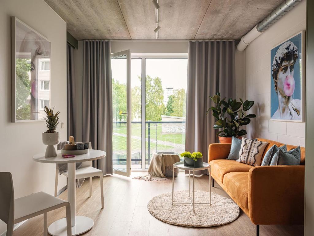 Campus House by Larsen 1