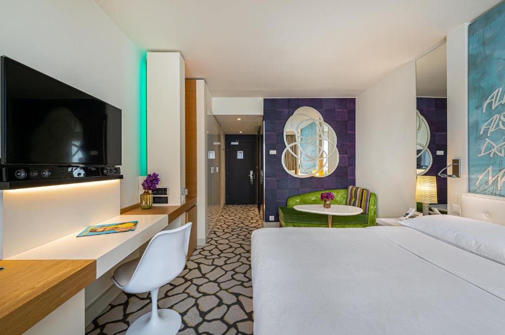 N’vY Manotel 3