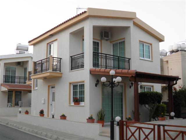 Philippou Beach Villas & Apartments 4