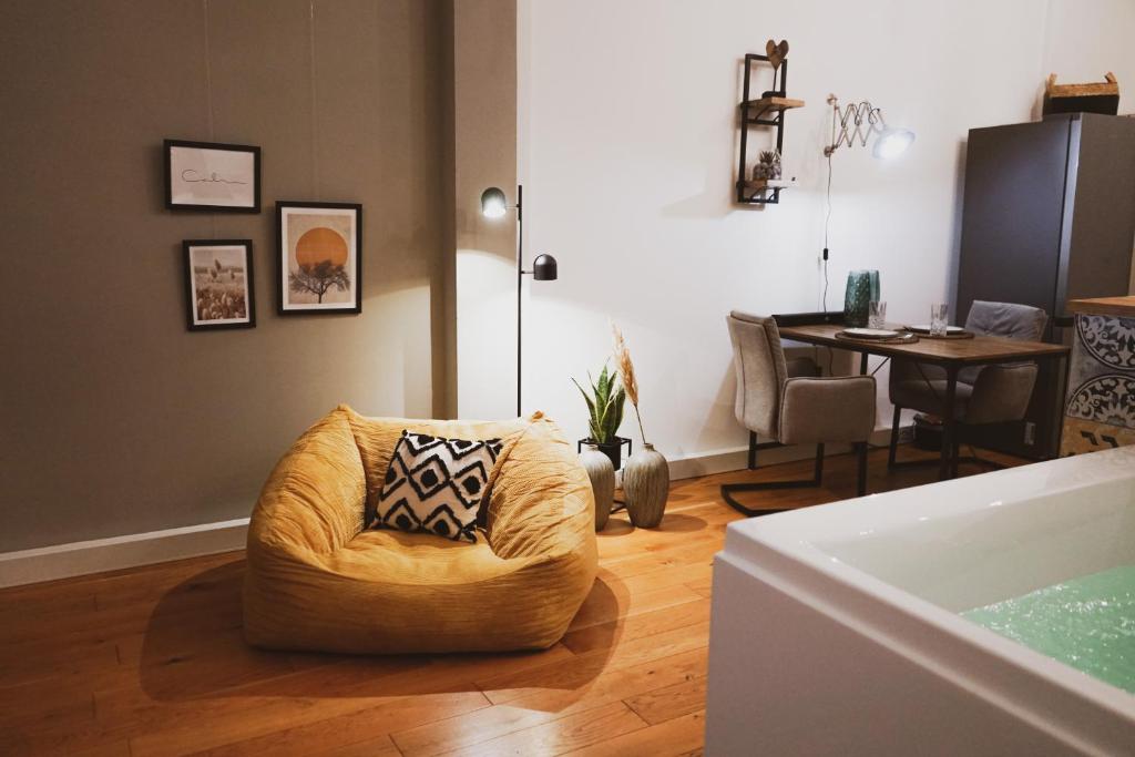 Stilvolles City-Loft mit privatem Whirlpool 5