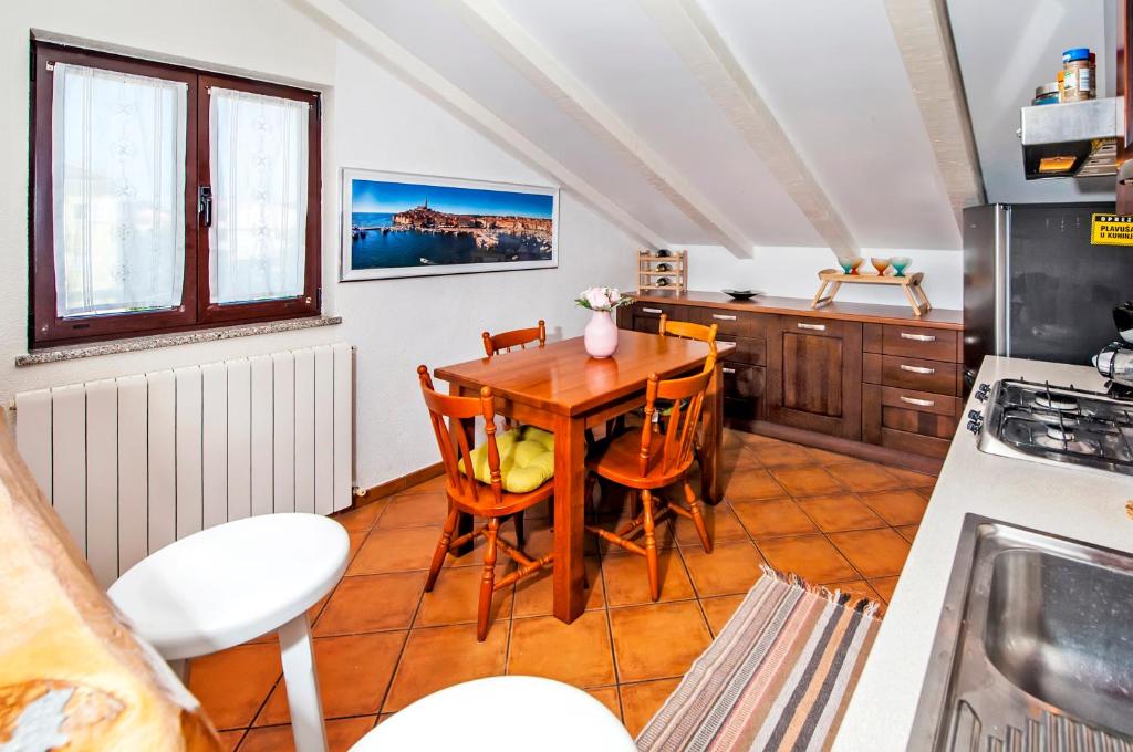 Apartment Camelia 4